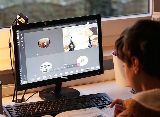 Tecnologia e bambini: quanto tempo davanti agli schermi è considerato sicuro secondo gli esperti